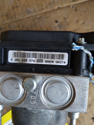 403022527