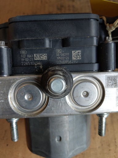 403025960